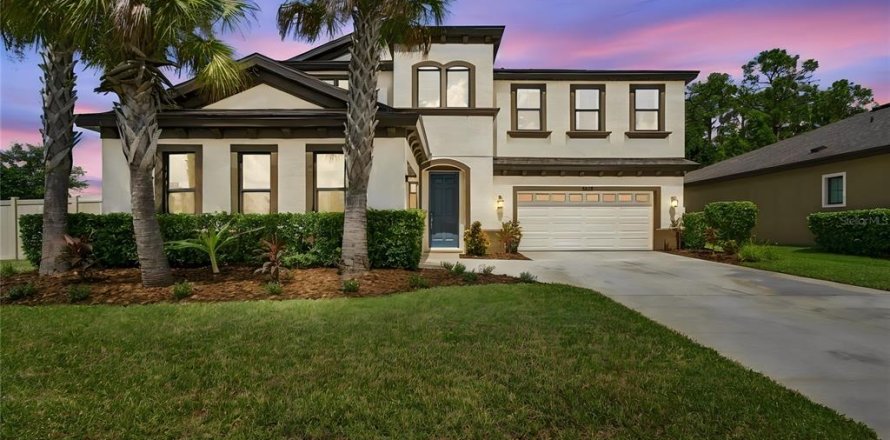 Casa en Land O' Lakes, Florida 5 dormitorios, 391.95 m2 № 2384069