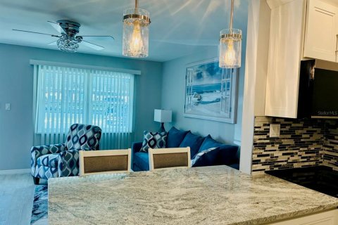 Condominio en alquiler en Treasure Island, Florida, 1 dormitorio, 53.88 m2 № 1782404 - foto 3