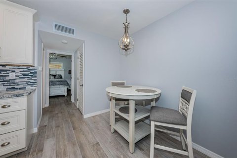 Condominio en alquiler en Treasure Island, Florida, 1 dormitorio, 53.88 m2 № 1782404 - foto 15