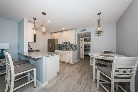 Condominio en alquiler en Treasure Island, Florida, 1 dormitorio, 53.88 m2 № 1782404 - foto 14