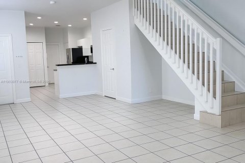 Adosado en alquiler en Weston, Florida, 4 dormitorios, 166.3 m2 № 1963538 - foto 5