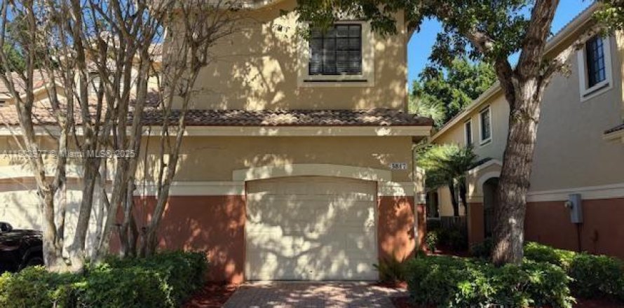 Adosado en Weston, Florida 4 dormitorios, 166.3 m2 № 1963538