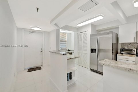 Снять в аренду кондоминиум в Дженсен-Бич, Флорида 2 спальни, 125.05м2, № 2014316 - фото 3