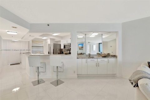 Снять в аренду кондоминиум в Дженсен-Бич, Флорида 2 спальни, 125.05м2, № 2014316 - фото 6