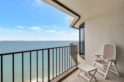 Снять в аренду кондоминиум в Дженсен-Бич, Флорида 2 спальни, 125.05м2, № 2014316 - фото 30