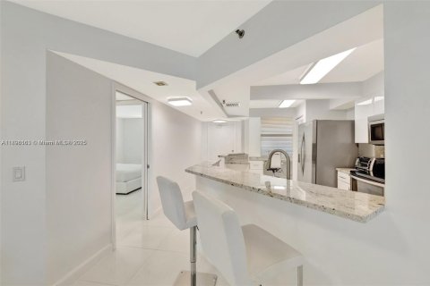 Снять в аренду кондоминиум в Дженсен-Бич, Флорида 2 спальни, 125.05м2, № 2014316 - фото 8