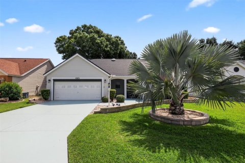 House in Lady Lake, Florida 3 bedrooms, 160.72 sq.m. № 1907878 - photo 3