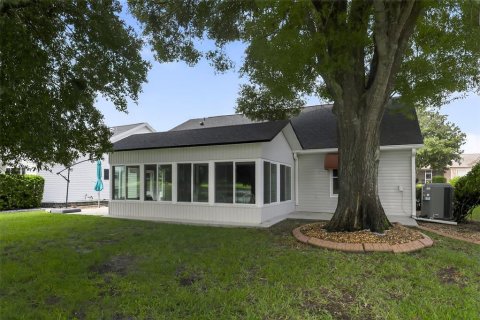 House in Lady Lake, Florida 3 bedrooms, 160.72 sq.m. № 1907878 - photo 2