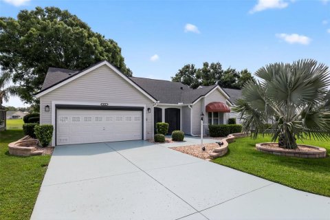 House in Lady Lake, Florida 3 bedrooms, 160.72 sq.m. № 1907878 - photo 7