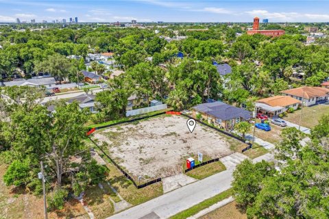 House in Tampa, Florida 4 bedrooms, 288 sq.m. № 2098761 - photo 7