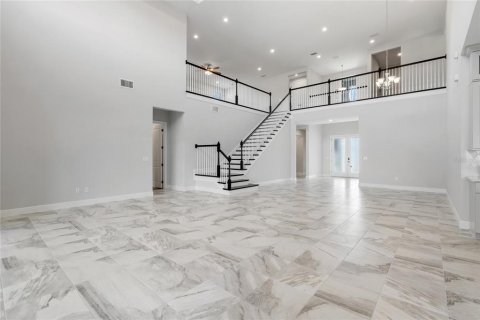 House in Montverde, Florida 5 bedrooms, 410.35 sq.m. № 2198712 - photo 4