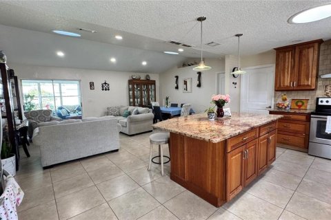 House in Palm Coast, Florida 4 bedrooms, 153.29 sq.m. № 2397049 - photo 7