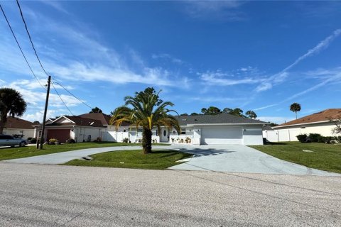 House in Palm Coast, Florida 4 bedrooms, 153.29 sq.m. № 2397049 - photo 4
