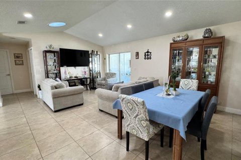 House in Palm Coast, Florida 4 bedrooms, 153.29 sq.m. № 2397049 - photo 13