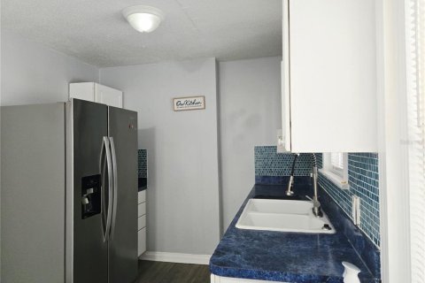 Villa ou maison à vendre à Tampa, Floride: 4 chambres, 146.04 m2 № 2411421 - photo 9