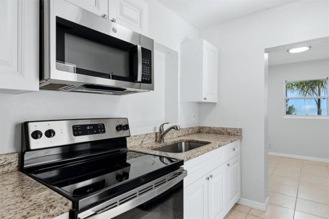 Casa en venta en Sarasota, Florida, 3 dormitorios, 128.21 m2 № 2385969 - foto 10