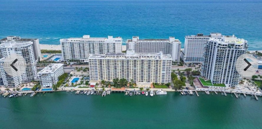 Condominio en Miami Beach, Florida, 3 dormitorios  № 2013014