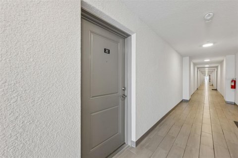 Condo in Orlando, Florida, 3 bedrooms  № 2386314 - photo 8