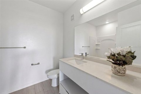 Condo in Orlando, Florida, 3 bedrooms  № 2386314 - photo 17