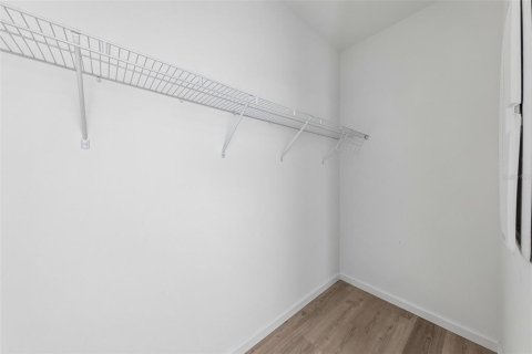 Condo in Orlando, Florida, 3 bedrooms  № 2386314 - photo 18