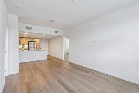 Condo in Orlando, Florida, 3 bedrooms  № 2386314 - photo 13