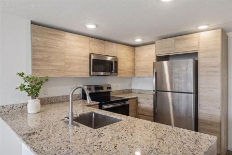 Condo in Orlando, Florida, 3 bedrooms  № 2386314 - photo 10