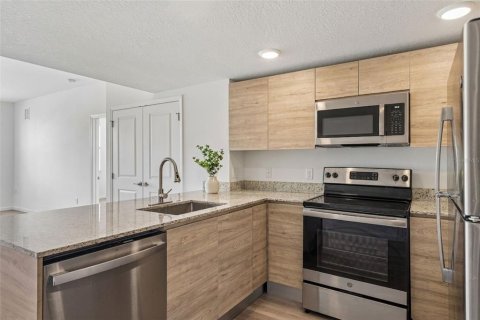 Condo in Orlando, Florida, 3 bedrooms  № 2386314 - photo 9