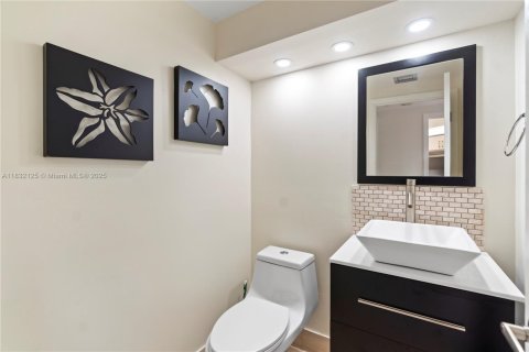Condominio en venta en Aventura, Florida, 2 dormitorios, 179.86 m2 № 1818413 - foto 26