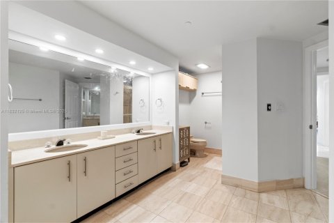 Condominio en venta en Aventura, Florida, 2 dormitorios, 179.86 m2 № 1818413 - foto 20