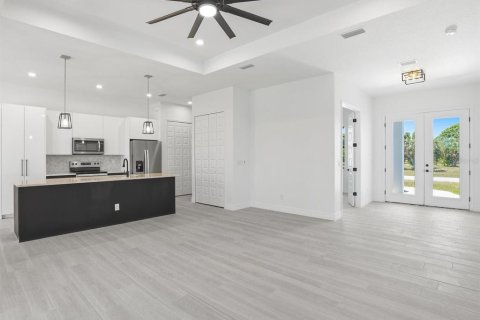 Villa ou maison à vendre à Rotonda, Floride: 4 chambres, 188.13 m2 № 2214859 - photo 4