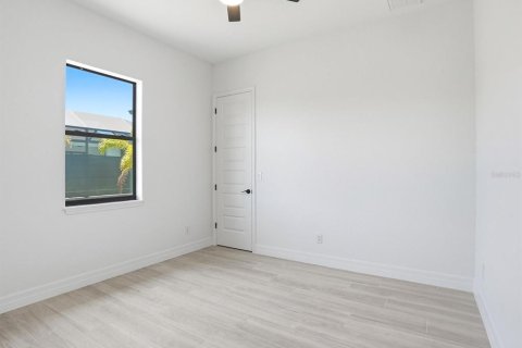 Villa ou maison à vendre à Rotonda, Floride: 4 chambres, 188.13 m2 № 2214859 - photo 23