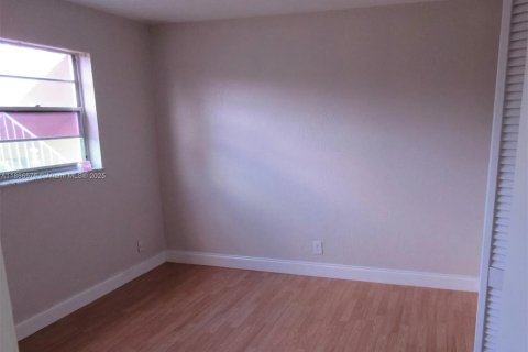 Condominio en alquiler en Hollywood, Florida, 2 dormitorios, 80.17 m2 № 1941989 - foto 15