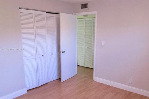 Condominio en alquiler en Hollywood, Florida, 2 dormitorios, 80.17 m2 № 1941989 - foto 17