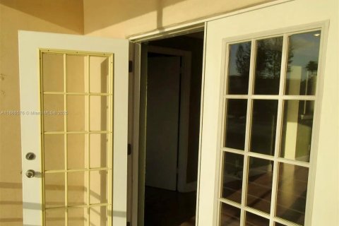 Condominio en alquiler en Hollywood, Florida, 2 dormitorios, 80.17 m2 № 1941989 - foto 7