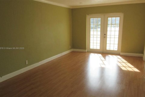 Condominio en alquiler en Hollywood, Florida, 2 dormitorios, 80.17 m2 № 1941989 - foto 9