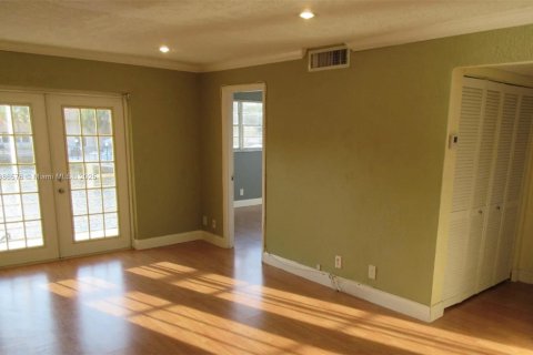 Condominio en alquiler en Hollywood, Florida, 2 dormitorios, 80.17 m2 № 1941989 - foto 8