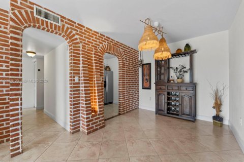 Copropriété à vendre à Doral, Floride: 2 chambres, 98.57 m2 № 2034089 - photo 9