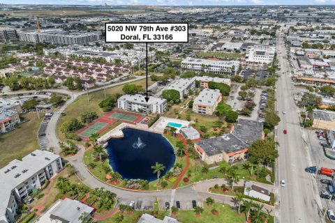 Copropriété à vendre à Doral, Floride: 2 chambres, 98.57 m2 № 2034089 - photo 3