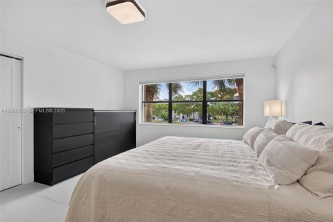 Condo in Pompano Beach, Florida, 3 bedrooms  № 2394962 - photo 26