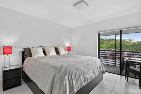 Condo in Pompano Beach, Florida, 3 bedrooms  № 2394962 - photo 21