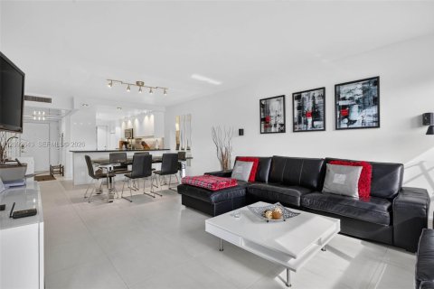 Condo in Pompano Beach, Florida, 3 bedrooms  № 2394962 - photo 14