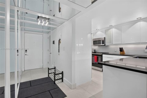 Condo in Pompano Beach, Florida, 3 bedrooms  № 2394962 - photo 7