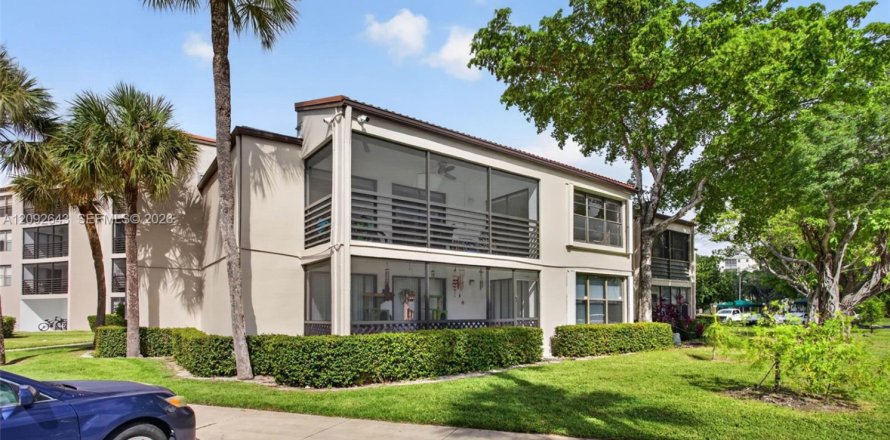 Condo in Pompano Beach, Florida, 3 bedrooms  № 2394962