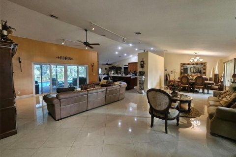 Villa ou maison à louer à Coral Springs, Floride: 4 chambres, 252.88 m2 № 2179659 - photo 13