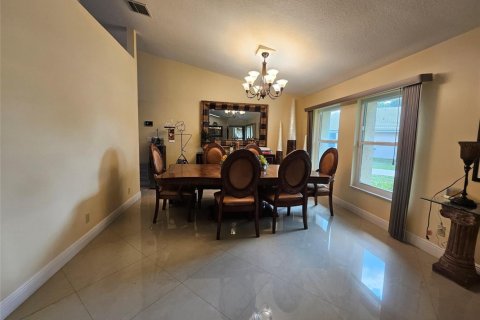 Villa ou maison à louer à Coral Springs, Floride: 4 chambres, 252.88 m2 № 2179659 - photo 15