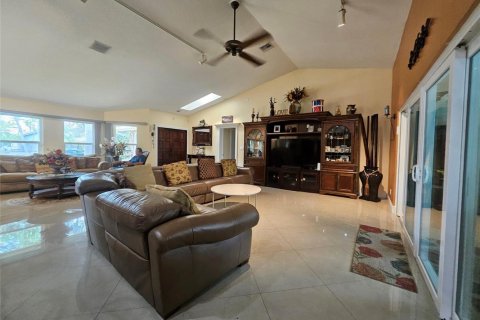 Villa ou maison à louer à Coral Springs, Floride: 4 chambres, 252.88 m2 № 2179659 - photo 25