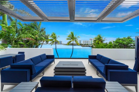 Casa en venta en Miami Beach, Florida, 6 dormitorios, 491.64 m2 № 2027750 - foto 10