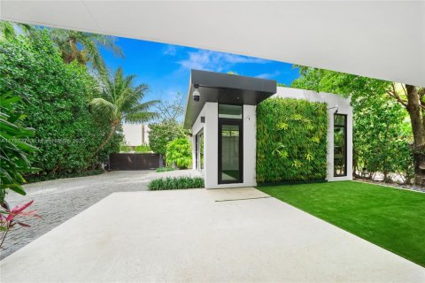 Casa en venta en Miami Beach, Florida, 6 dormitorios, 491.64 m2 № 2027750 - foto 16