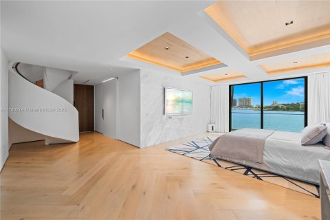 Casa en venta en Miami Beach, Florida, 6 dormitorios, 491.64 m2 № 2027750 - foto 8