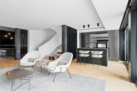 Casa en venta en Miami Beach, Florida, 6 dormitorios, 491.64 m2 № 2027750 - foto 4